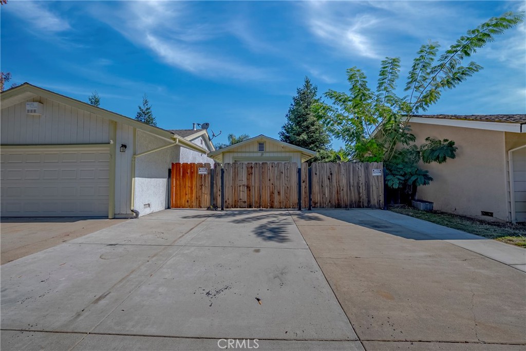 2988 Bedford, Merced, CA 95340