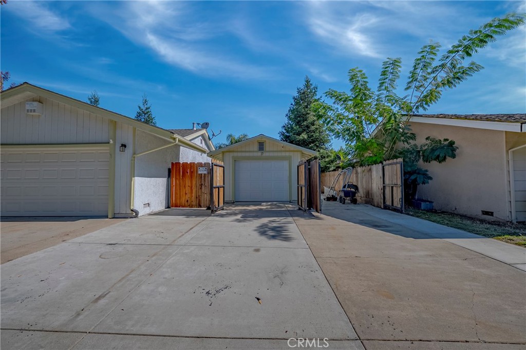 2988 Bedford, Merced, CA 95340