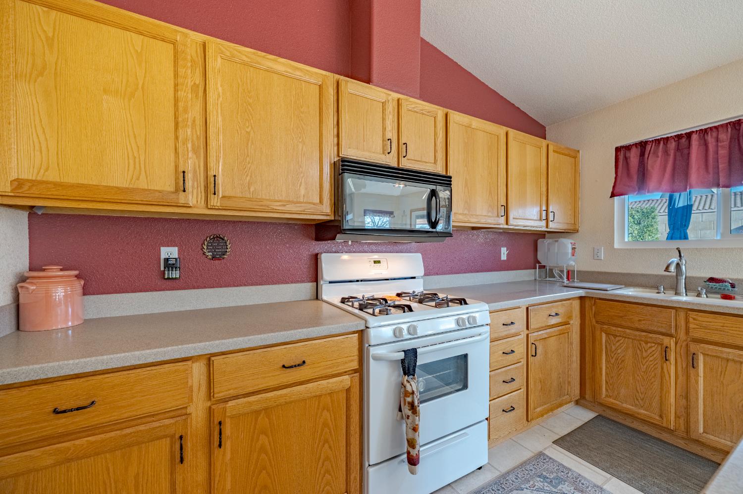 2900 Los Altos Ct, Atwater, CA 95301